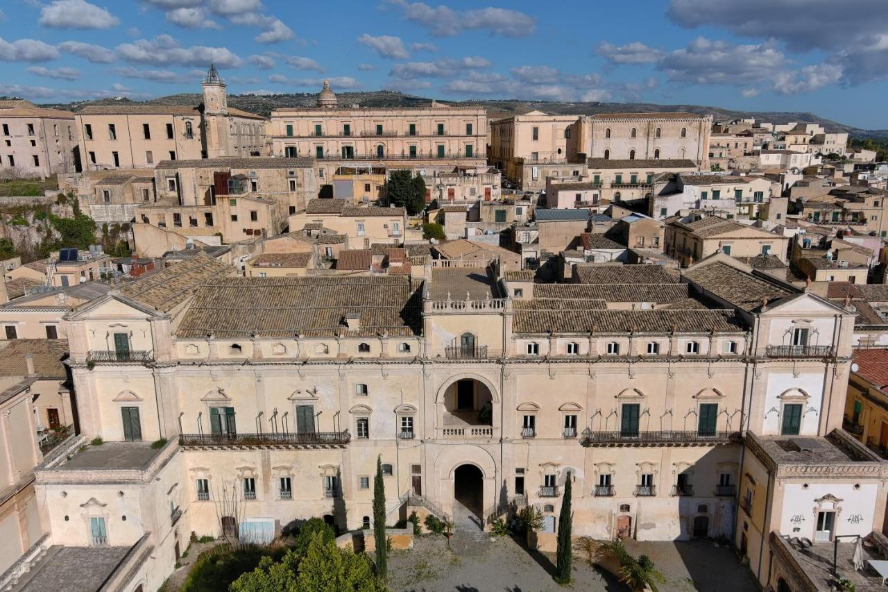 Palazzo Trigona Dependance Hotell Noto Exteriör bild