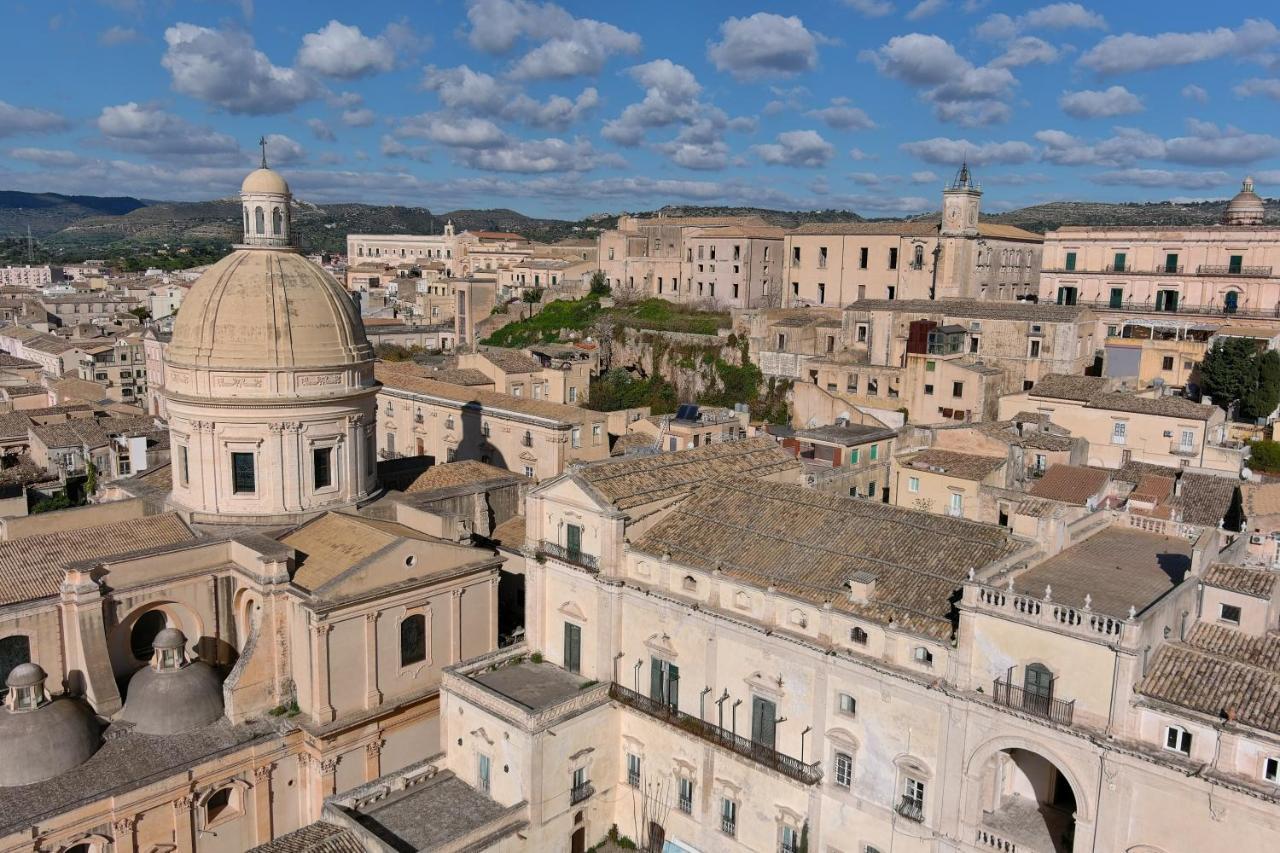 Palazzo Trigona Dependance Hotell Noto Exteriör bild