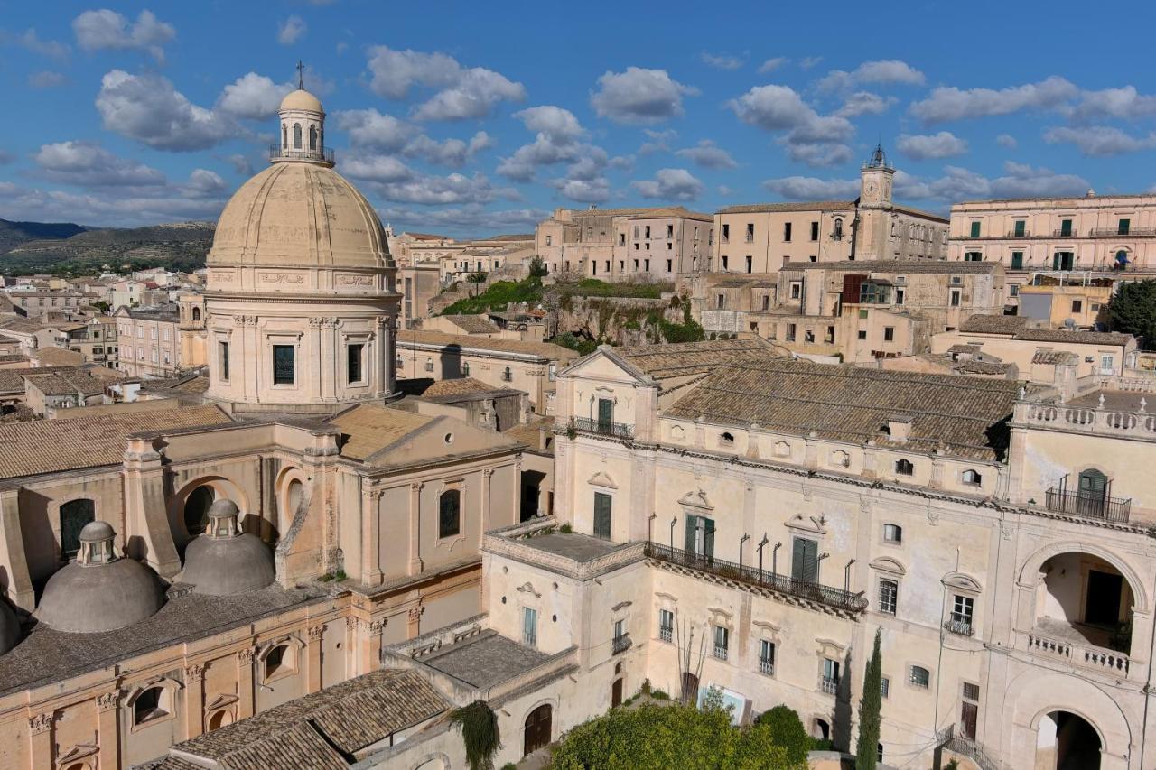 Palazzo Trigona Dependance Hotell Noto Exteriör bild